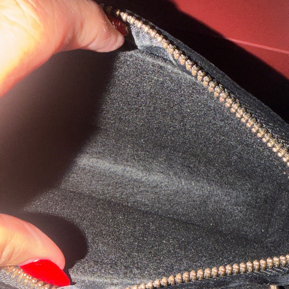 Gucci Black Velvet Clutch with Gold Handles and Pearl Wristlet - Picture 7 of 13